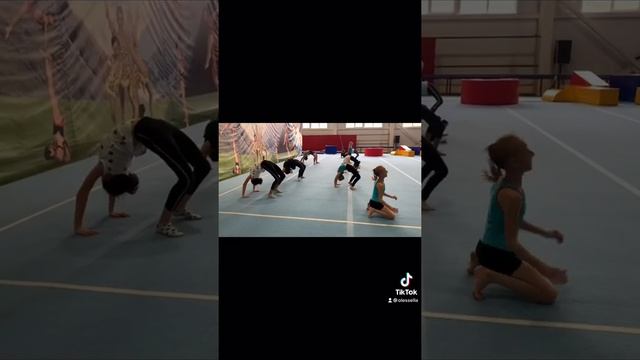 Будни акробатов смотреть онлайн