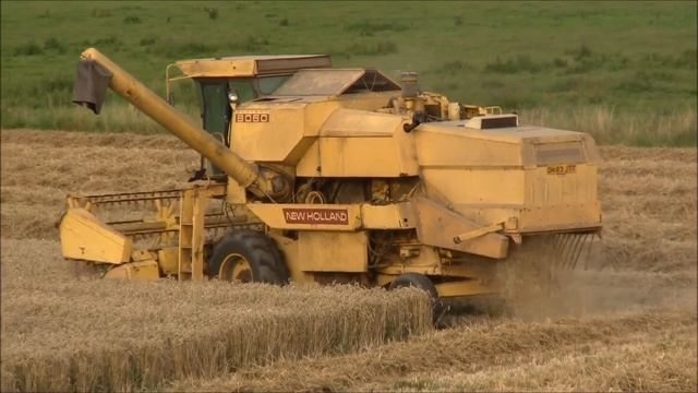 New Holland 8060 Harvesting Wheat смотреть онлайн