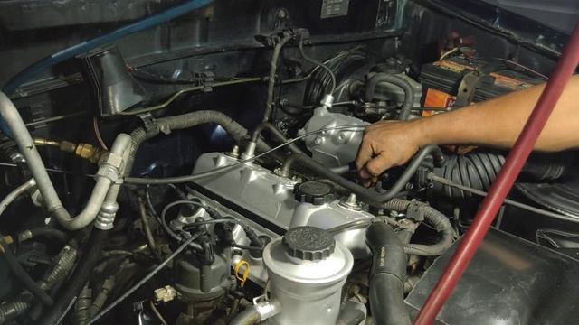 TOYOTA 7k eng. top overhaul and replace new a/c compressor. смотреть онлайн