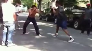 Боксер против Муайтай. Видео уличная драка