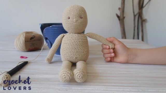 HOW TO CROCHET DOLL. LESSON 4: THE ARMS | Amigurumi doll tutorial + free pattern | Crochet Lovers смотреть онлайн