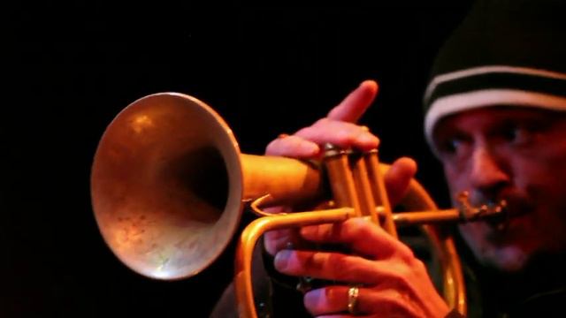 Evil Friend by Sitali featuring Mateo Monk on Flute & Joe Brotherton on Flugelhorn смотреть онлайн