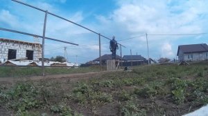 Приварка поперечин к столбам забора . Забор из профнастила своими руками часть 8