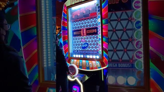 Plinko is my game... or is it? #PriceisRight #arcade #plinko смотреть онлайн