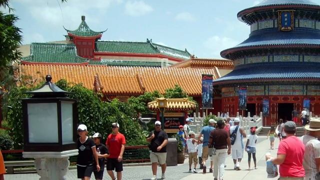 10th Wedding Anniversary Tribute -- Tom & Laci смотреть онлайн