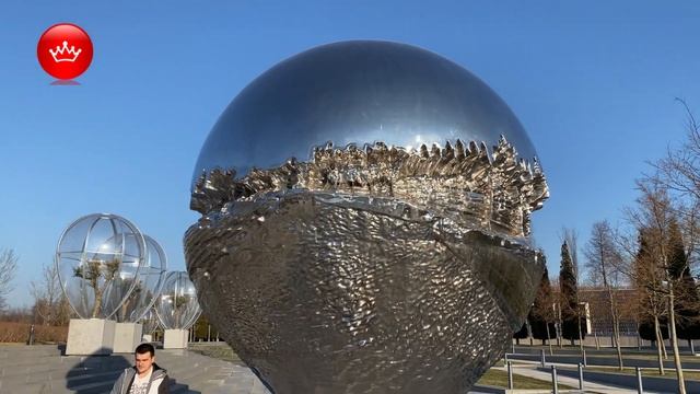 ???В парке Галицкого зацветают крокусы. смотреть онлайн