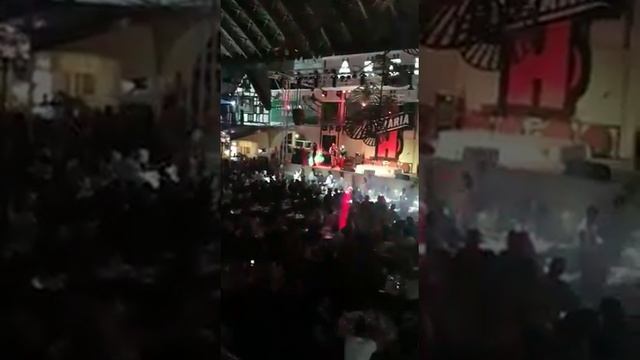 Deniz Cem - Git dedim olmadı Beraria H - Bucharest 2017 смотреть онлайн