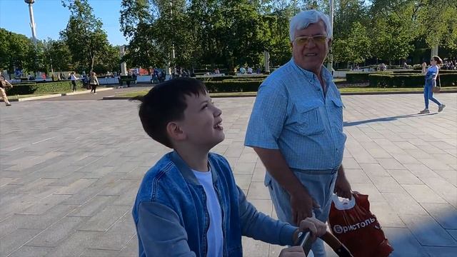 Приключение "Сочинцев" в Москве. Парк Горького, Красная Площадь, ВДНХ. смотреть онлайн