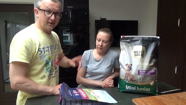 Как и чем кормить ЩЕНКА. Как правильно кормить. Щенок МОПСА. Собачий КОРМ. смотреть онлайн