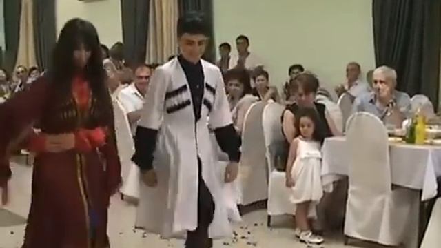Армяне (лезгинка), 亚美尼亚舞蹈 смотреть онлайн