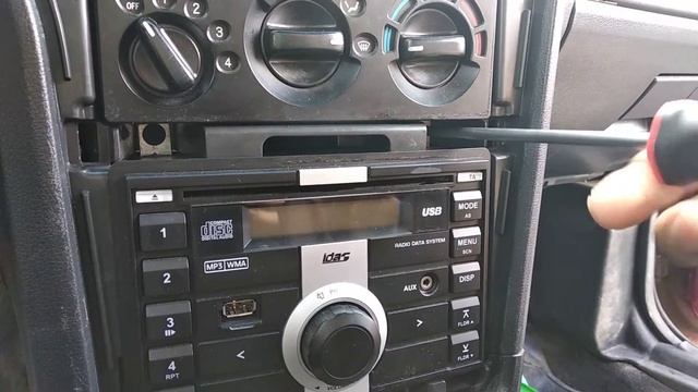 Как снять штатную магнитолу Daewoo Nexia часть1 смотреть онлайн
