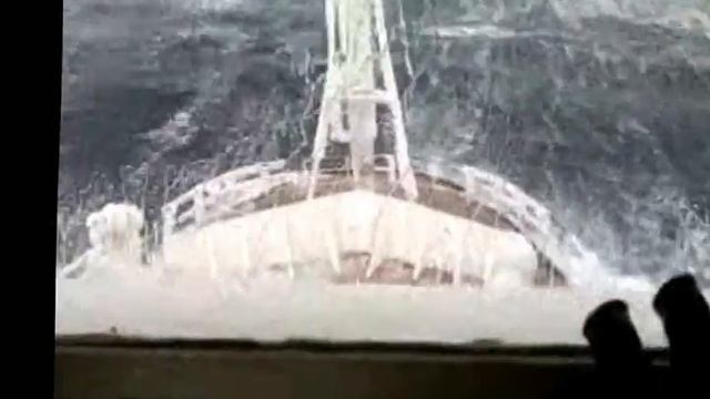 шторм в японском море смотреть онлайн