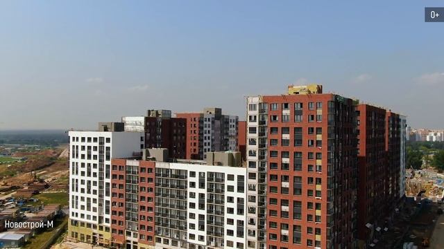 Обзор с воздуха жилого района «Скандинавия» (аэросъемка: август 2021 г.) смотреть онлайн