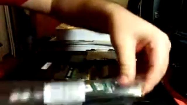 Upgrade de memória de um Vostro 1000 da Dell смотреть онлайн