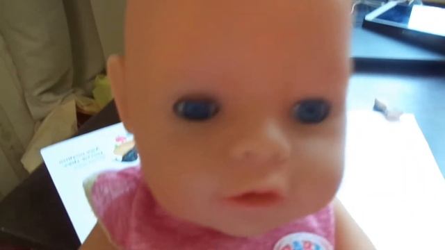 Беби Борн рисует котика смотреть онлайн