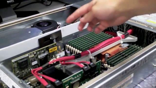 Replacing a Sun Fire T2000 Service Processor Battery смотреть онлайн