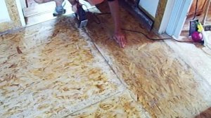 Ремонт пола из OSB плит - разделка шва перед сваркой