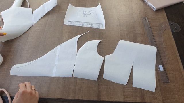 Показываю как смоделировать из базовой выкройки топ с пышными рукавами! смотреть онлайн