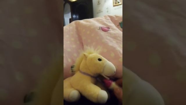 Обзор игрушек лошадка пьёт AniMagic смотреть онлайн