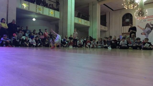 Коваленко Арсений. Отборочные батлы смотреть онлайн