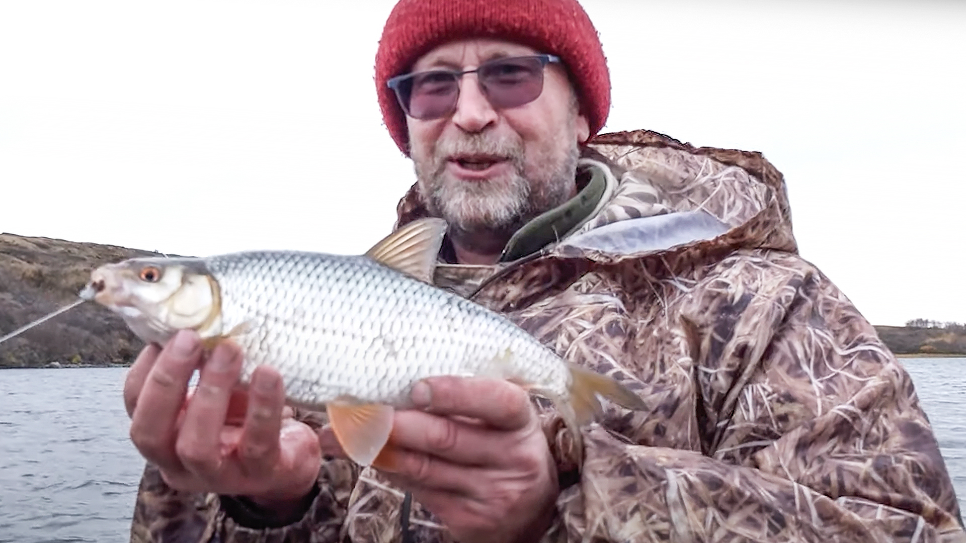 ПЛОТВА НА БЛЕСНУ И БАЛАНСИР. РЫБАЛКА НА ЯМАЛЕ. ЗАКРЫТИЕ СЕЗОНА | C полем! смотреть онлайн