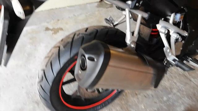 Suzuki DL1000 V-Strom modified exhaust смотреть онлайн