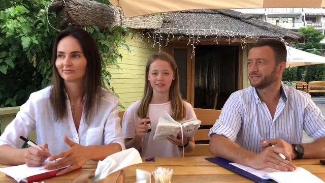 Мама VS Папа || Кто лучше меня знает? || Обидели папу? смотреть онлайн