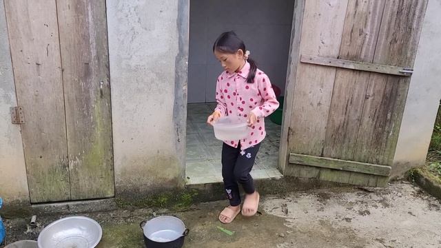 take care of a sick mother in the future Cook rice for mom to eat to daily life смотреть онлайн