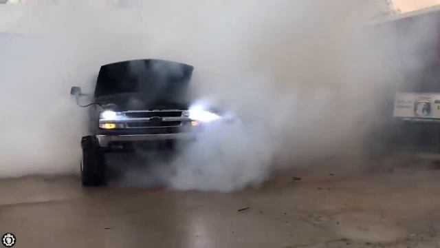 K!llING CAR ENGINE - ENGINE BLOW UP COMPILATION - Idiots In Cars EP 18 смотреть онлайн