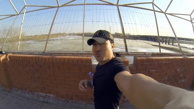 Прогулка во время нереста в Астане. смотреть онлайн