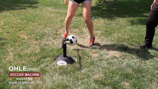 OHLEsport Trap/Slice/Flick, Quick Double Touch, Behind Back Kick with the Soccer Machine смотреть онлайн