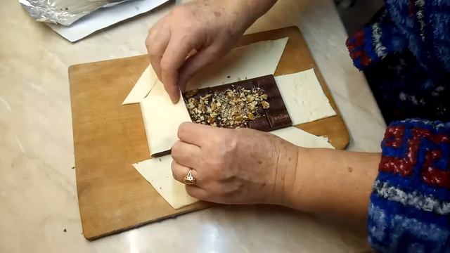 Рулет с шоколадной начинкой