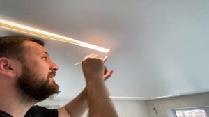 Натяжной потолок и лестница на второй этаж. Как сделать?Световые линии.Утопили шкаф купе в потолок.