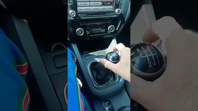 Vw Jetta 6 ручка кпп проваливается