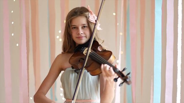 Watch Sofia V's Stunning Performance of the Iconic "Dance of the Sugar Plum Fairy" смотреть онлайн
