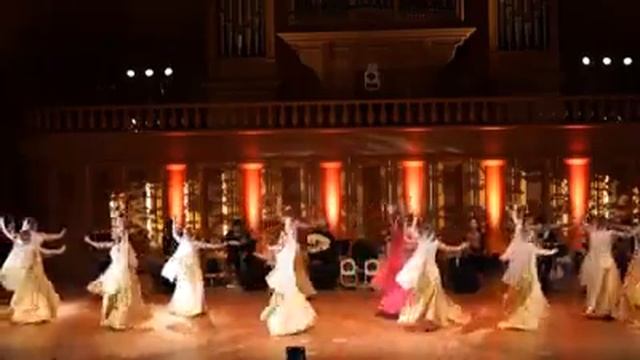 Японские танцовщицы. "Узундере". Азербайджанский народный танец. БРАВО✓ смотреть онлайн