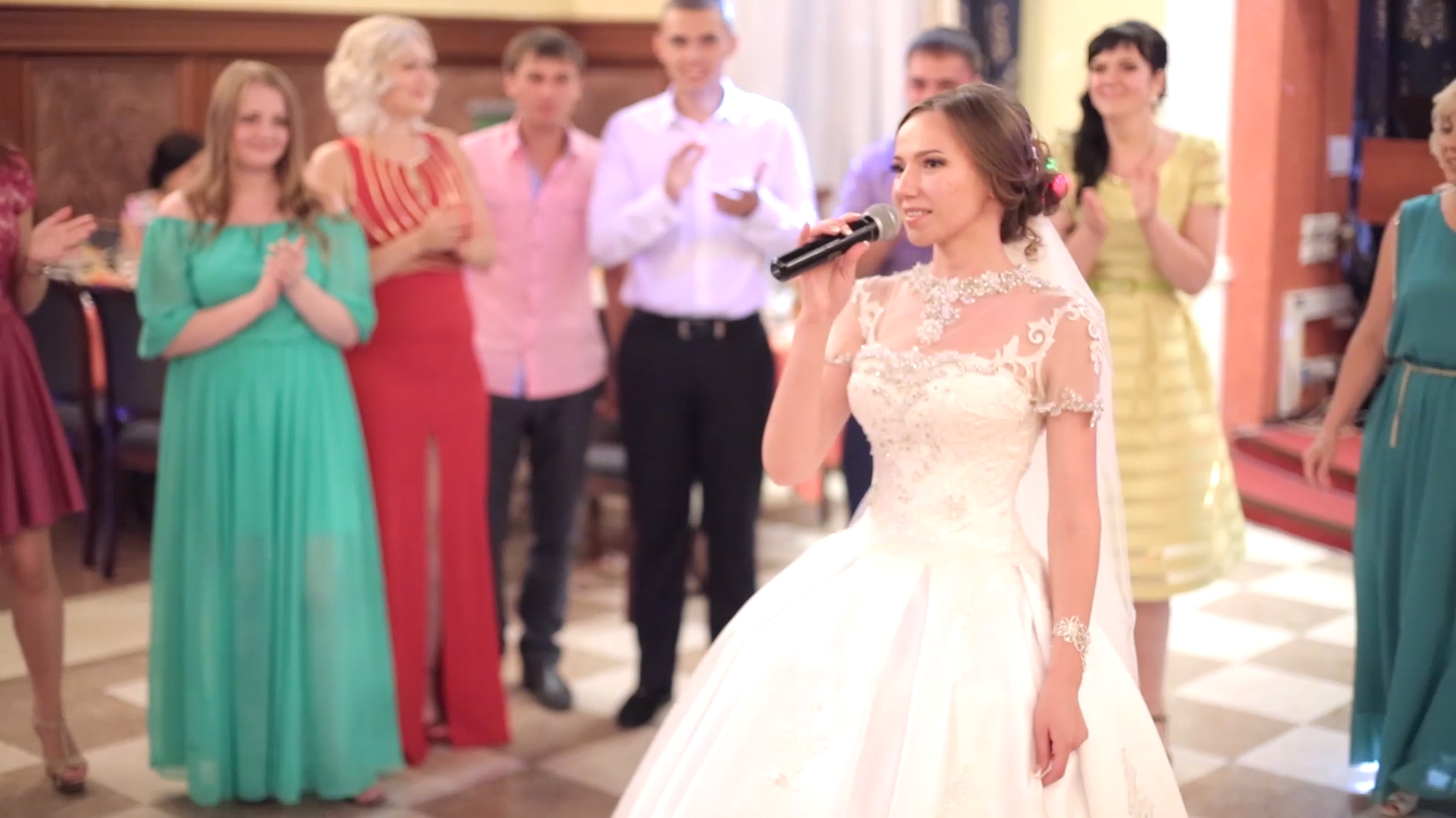 Невеста поёт песню жениху на свадьбе смотреть онлайн