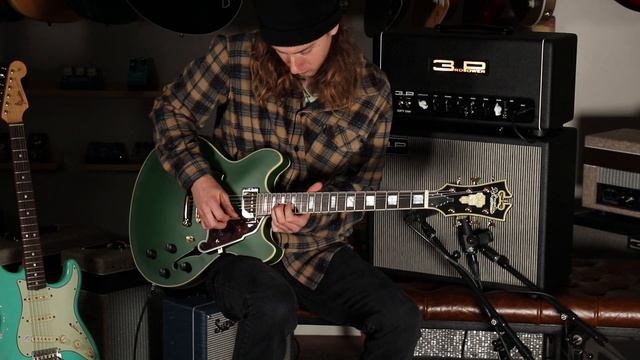 D’Angelico Deluxe DC Stopbar Semi-Hollow Guitar Demo смотреть онлайн