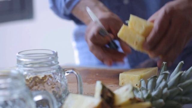 THIS is what happens to you when you eat too much Pineapple ? (pretty AWESOME) ? смотреть онлайн