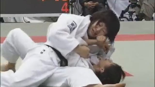 Kuzure-gesa-gatame par Haruna Asami (JPN) смотреть онлайн