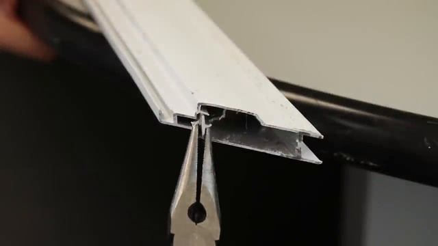 How to Replace a Screen Door Corner and Roller [1080p] смотреть онлайн