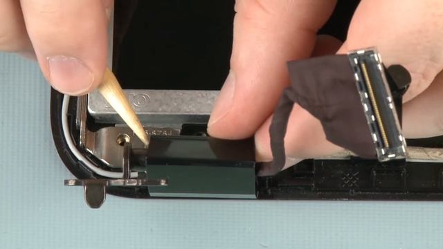 Replace the hinge covers | HP Pavilion g6-2000 Notebook | HP Support смотреть онлайн