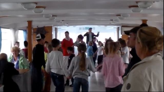 прогулка по москве реке 2 смотреть онлайн