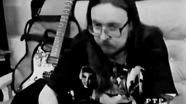 ЛЕТОВ ХОЧЕТ УЕХАТЬ ИЗ РОССИИ, А ТО ЛЫСЫЕ ЛЕЗУТ В ОКНА