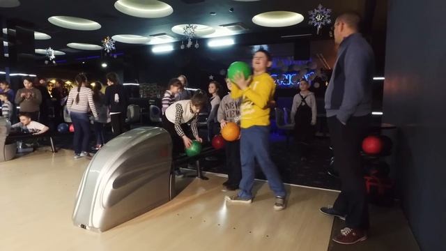 19 декабря 2015 Школа 30 класс 4 - Боулин Орион Асбест пос. Малышева