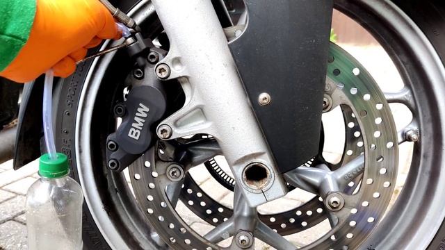 BMW R1200RT IABS3 Servectomy - Whizzy Brakes Removal