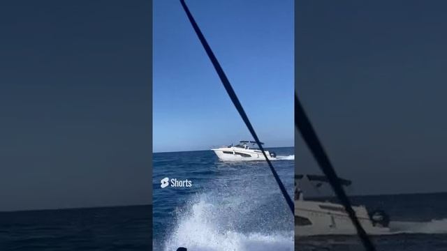 Яхта, вид с яхты, море, Кипр, Средиземное море