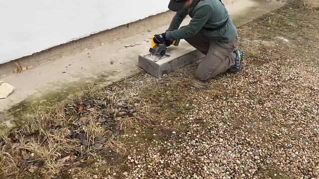 ?♂️Аккумуляторный штроборез DeWALT DCG200NT Обзор и тест резка штроб в бетоне тест алмазного диск смотреть онлайн