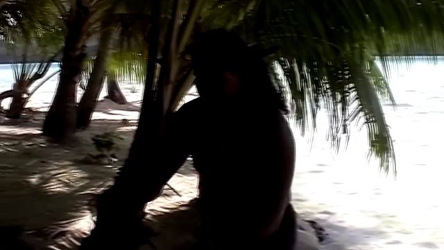 Как открыть кокос? "Бора Бора", "Французская Полинезия". How to open a coconut? "Bora Bora". смотреть онлайн