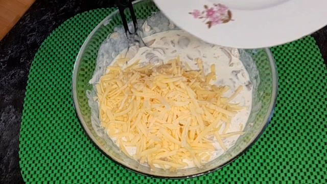 Пирог из слоеного теста с грибами смотреть онлайн